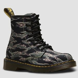 Dr Marten Zip Up Lace Up Combat Waterproof Boot Camo